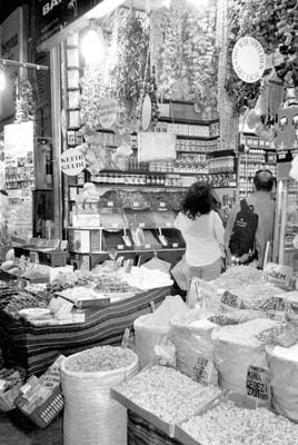 In the Egyptian spice market, near Sirkeci — Istanbul, Turkey. Photos: Guertin