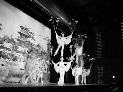 An evening acrobatic performance in Shanghai amazed our group.