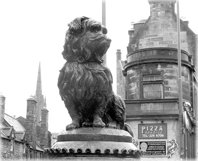 The Edinburgh statue of Greyfriar’s Bobby stands in memory of the loyal terrier who for 14 years kept constant watch and guard over his master’s grave until his own death in 1872.