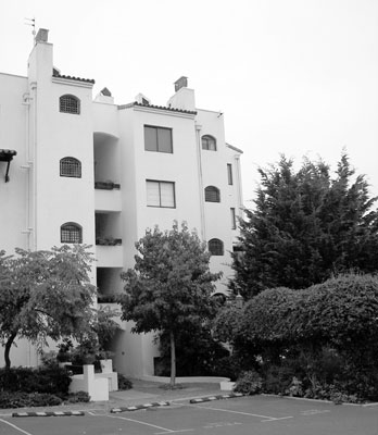 Olas condominiums in the Spanish Mediterranean style — Marbella.