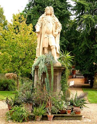 Hans Sloane stands center in the garden.