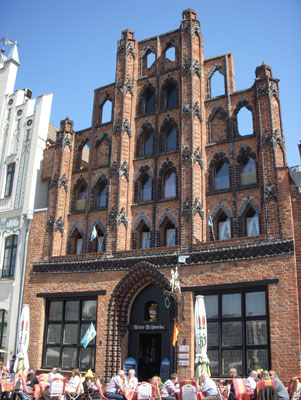 Wismar’s red-brick “Schabbellhaus” was built between 1569 and 1571 as a brewery and home of Mayor Schabbell.