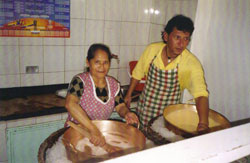 Ice cream being made at Hela­dería Rosalía Suárez — Ibarra, Ecuador. Photo: Hayes