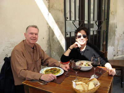 Richard and Martha enjoy an alfresco meal at Taberna Sveva on Ortygia.