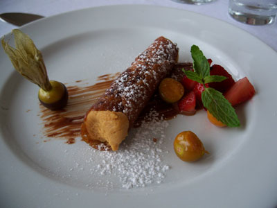 Resembling an Italian cannoli, a canuto has its pastry shell fashioned from the Andean grain quinoa. 