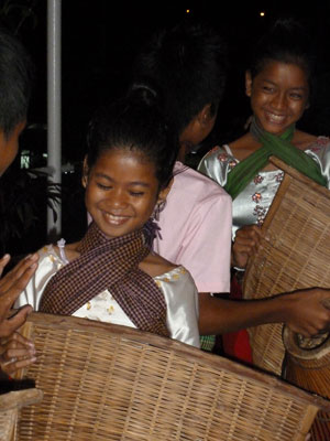 A special treat on board was the charming apsara dance performance presented by children from a local orphanage.