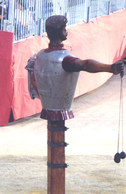 Saracen jousting target dummy in Piazza Grande — Arezzo, Italy.
