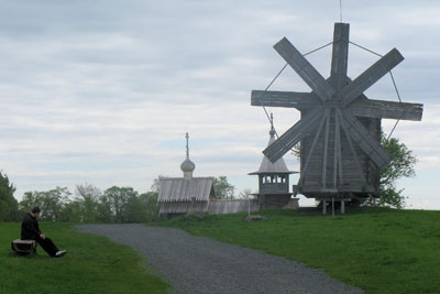 Chapel and windmill in open-air museum on Kizhi Island, Lake Onega. Photos: Addison