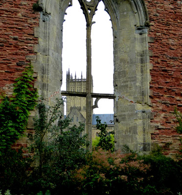 The cathedral glimpsed through a medieval window of the Bishop’s Palace.