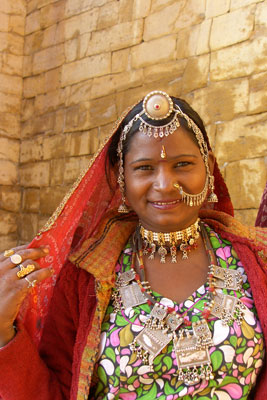 I purchased four bracelets from this woman, one of a dozen women selling “mixed silver” jewelry at the entrance to Jaisalmer Fort in Jaisalmer, Rajasthan, India. Photo by Jane B. Holt
