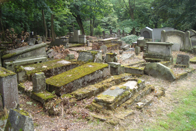 Europe’s largest Jewish cemetery, located in Łódz´, Poland, was started in the 16th century and is still used today. 