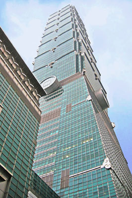 Taipei 101 has 101 stories above the ground<br />
and five below.
