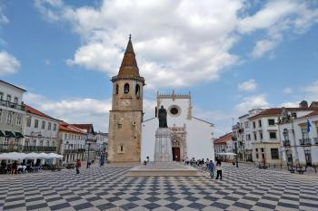 Tomar's Praça da República is a classic Portuguese square where you can relax at a café and enjoy the Old-World scene. Photo by Robert Wright