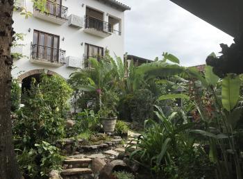 Gardens at Hotel Marina Copán.