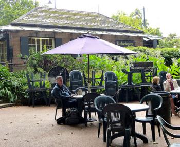 The Embankment Café is a casual place to take a break in London. Photos by Yvonne Michie Horn