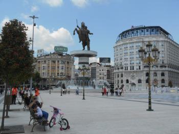 Skopje’s Ploštad Makedonija.
