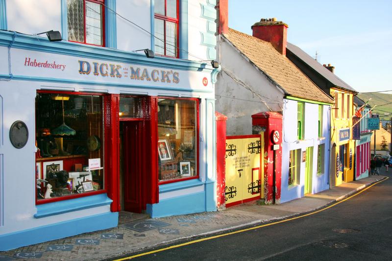 On the colorful streets of Dingle, you’ll hear a steady beat of Irish folk music ringing out through vibrant pubs like Dick Mack’s.