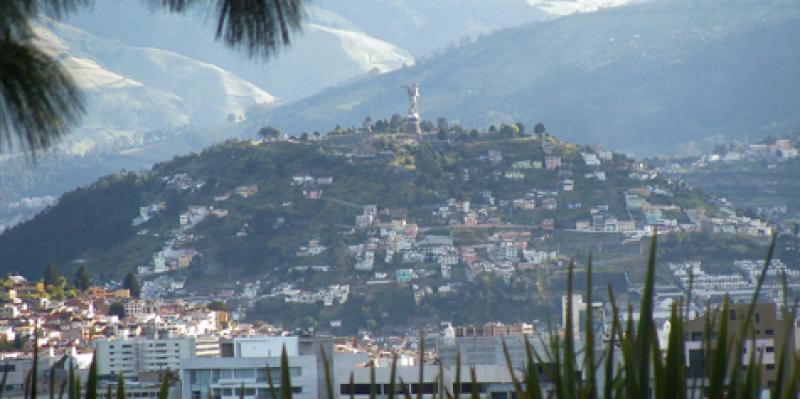 El Panecillo and La Virgen de Quito. Photos by Stephen O. Addison, Jr.