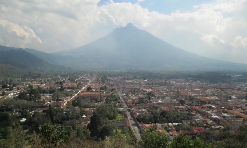 Sweeping view of La Antigua from Cerro de la Cruz.