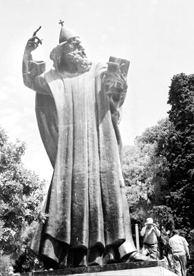 The statue of Gregorius of Nin with his polished left toe.