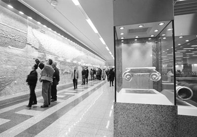 Photos and replicas of archaeological artifacts are displayed in Athens’ Constitution Square metro station. Photo courtesy of athens2004