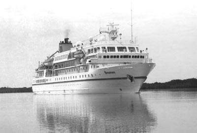 The MS “Bremen” of Hapag-Lloyd Cruises. Photos: Wirtanen