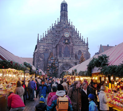 During the Christmas season, 200 wooden stalls crammed with local artisans and fast-food stands fill the main square.