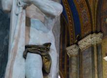 Statue of Jesus in the Santa Maria Sopra Minerva Basilica in Rome. Photo by Nili Olay