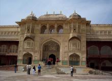 The Amber Fort, outside Jaipur, has beckoned travelers from afar for centuries.