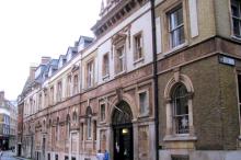 We saw Carter Lane, a block southwest of St. Paul’s Cathedral, on London Walks’ tour “Shakespeare’s and Dickens’ London — The Old City.” Photos by Stephen Addison