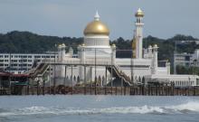 The Sultan Omar Ali Saifuddin Mosque in Bandar Seri Begawan, Brunei.