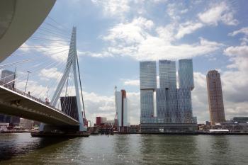 Works by some of the world’s leading architects, including Renzo Piano, Rem Koolhaas, and Norman Foster, line Rotterdam’s harbor.