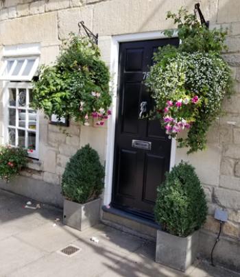 Entrance to a typical home in Cricklade. Photo by Edna R.S. Alvarez