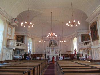The interior of Èglise Sainte-Famille was designed by renowned Québec architect Thomas Baillairgé.