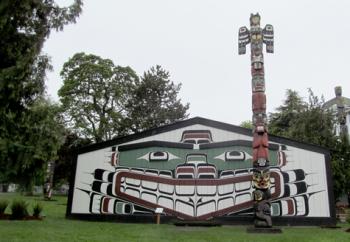 Kwakwaka’wakw longhouse in Thunderbird Park, Victoria. Photo by Julie Skurdenis